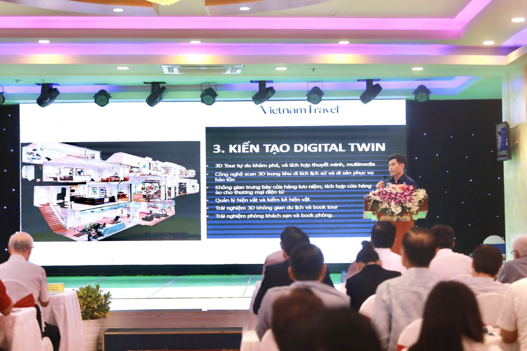 Ths. Lâm Thanh Hoàng, Ban phát triển công nghệ Du lịch - Tạp chí Vietnam Travel, trình bày về cáctrải nghiệm du lịch mới trong chương trình chuyển đổi số. (Ảnh: Nhật Nam)